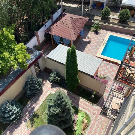 בישקק King House Hotel מראה חיצוני תמונה