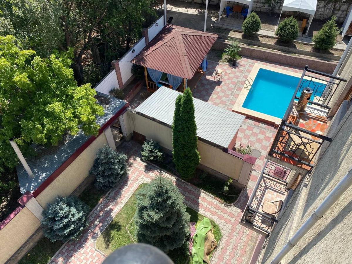 בישקק King House Hotel מראה חיצוני תמונה