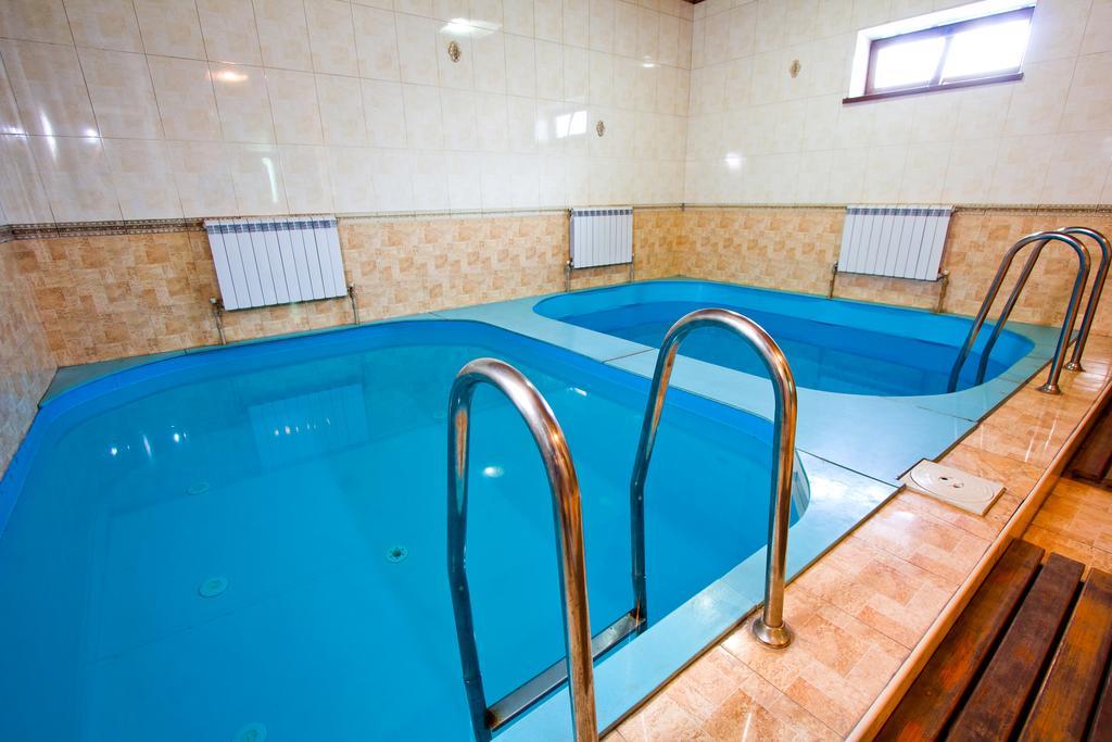 בישקק King House Hotel מראה חיצוני תמונה