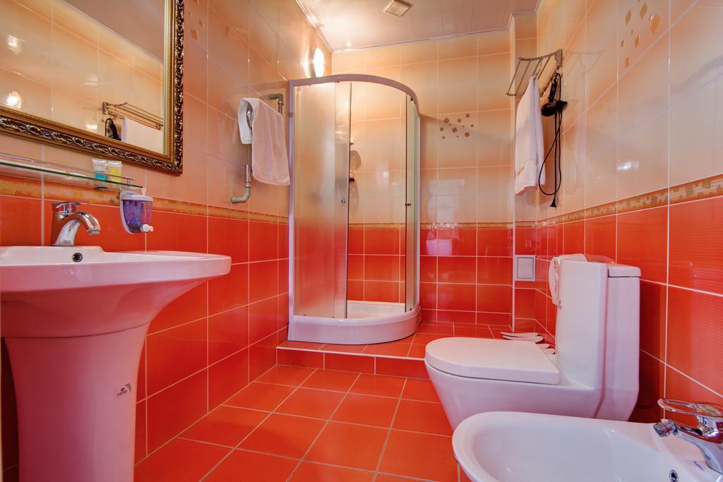 בישקק King House Hotel מראה חיצוני תמונה