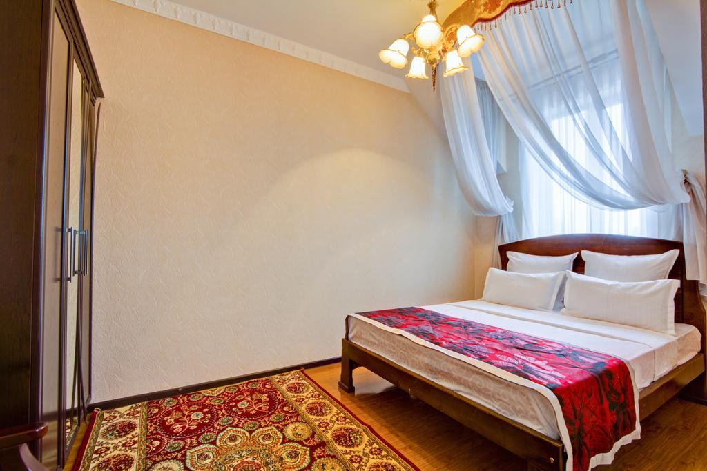 בישקק King House Hotel מראה חיצוני תמונה