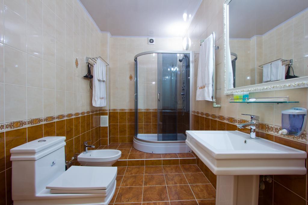 בישקק King House Hotel מראה חיצוני תמונה