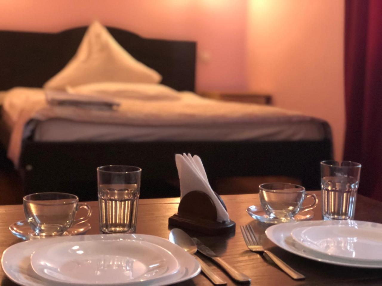 בישקק King House Hotel מראה חיצוני תמונה
