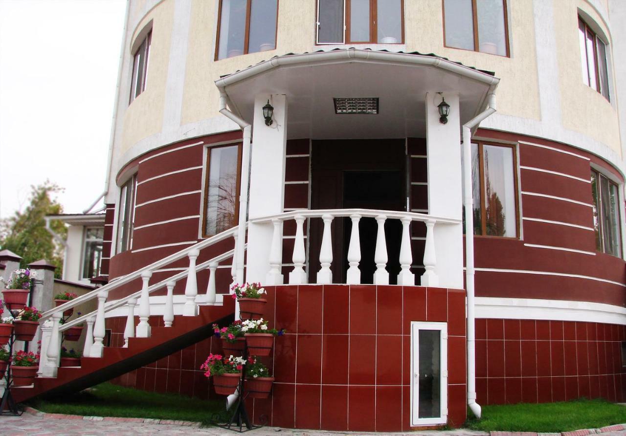בישקק King House Hotel מראה חיצוני תמונה
