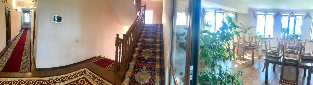 בישקק King House Hotel מראה חיצוני תמונה