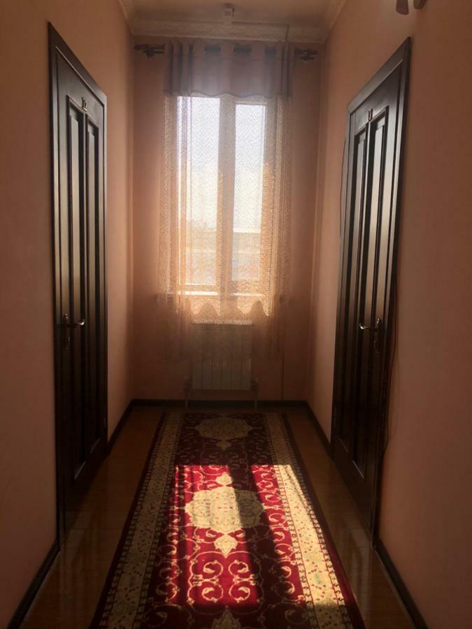 בישקק King House Hotel מראה חיצוני תמונה